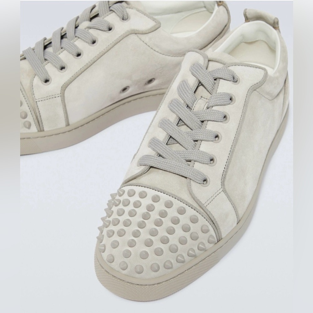 Men’s Christian Louboutin Louis Junior Spikes sneakers light grey suede Size 46